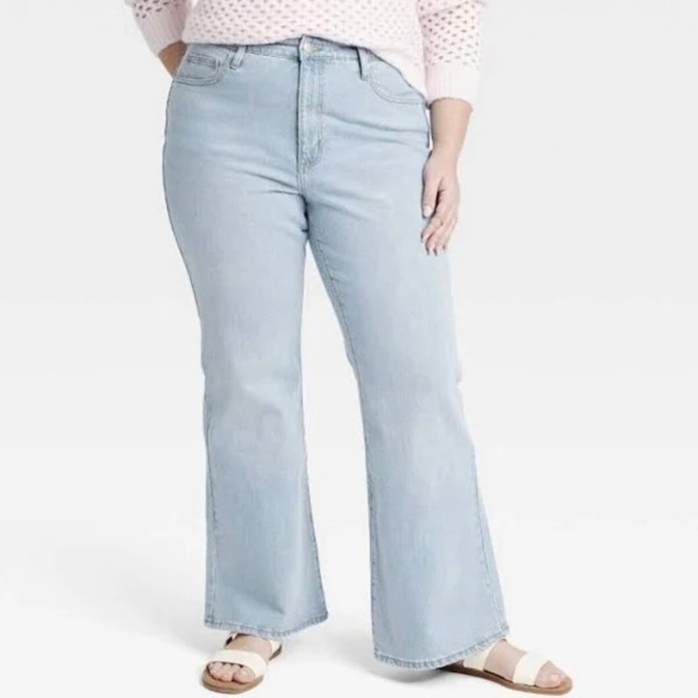 NWT Universal Thread High Rise Flare Leg Jeans Blue Light Wash Women's 14 R